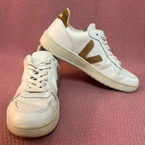 Veja V-10 Women’s Leather Shoes Sneakers White Camel Size 9 - Picture 3 of 10